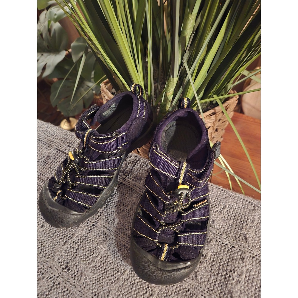 KEEN -Newport H2 Kids Waterproof Sandals Black Yellow Sport Hiking Shoes Size 5